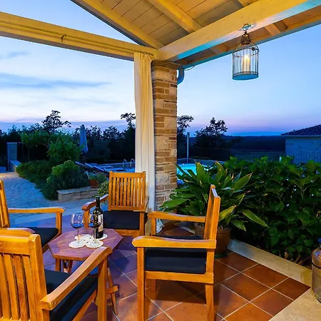 Fenced Property, Salvea * Montizana